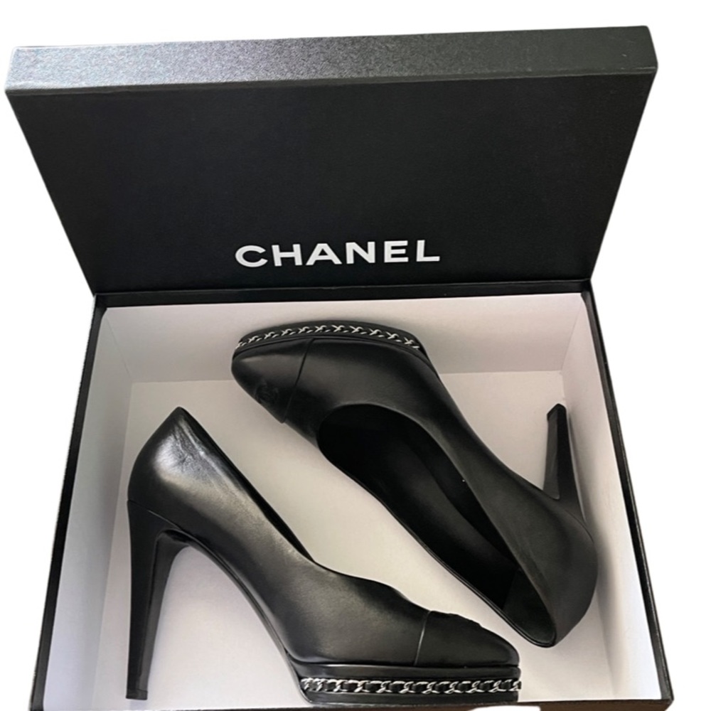 Chanel Chain Link Heels MUST HAVE!!